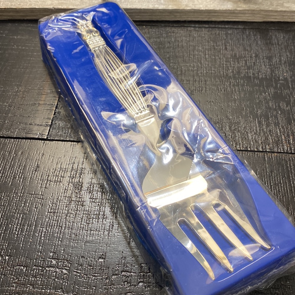 Wallace Danish Collection Silver Plated Serving Fork! - Picture 3 of 4